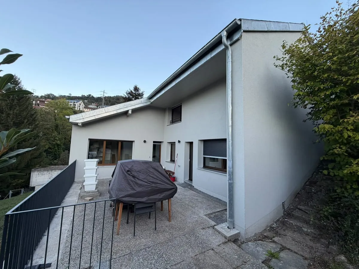 Terrasse et garde-corps après travaux, Jongny (VD)