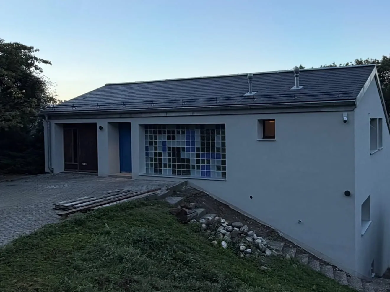 Rénovation complète de l'enveloppe extérieure d'une villa à Jongny, après travaux