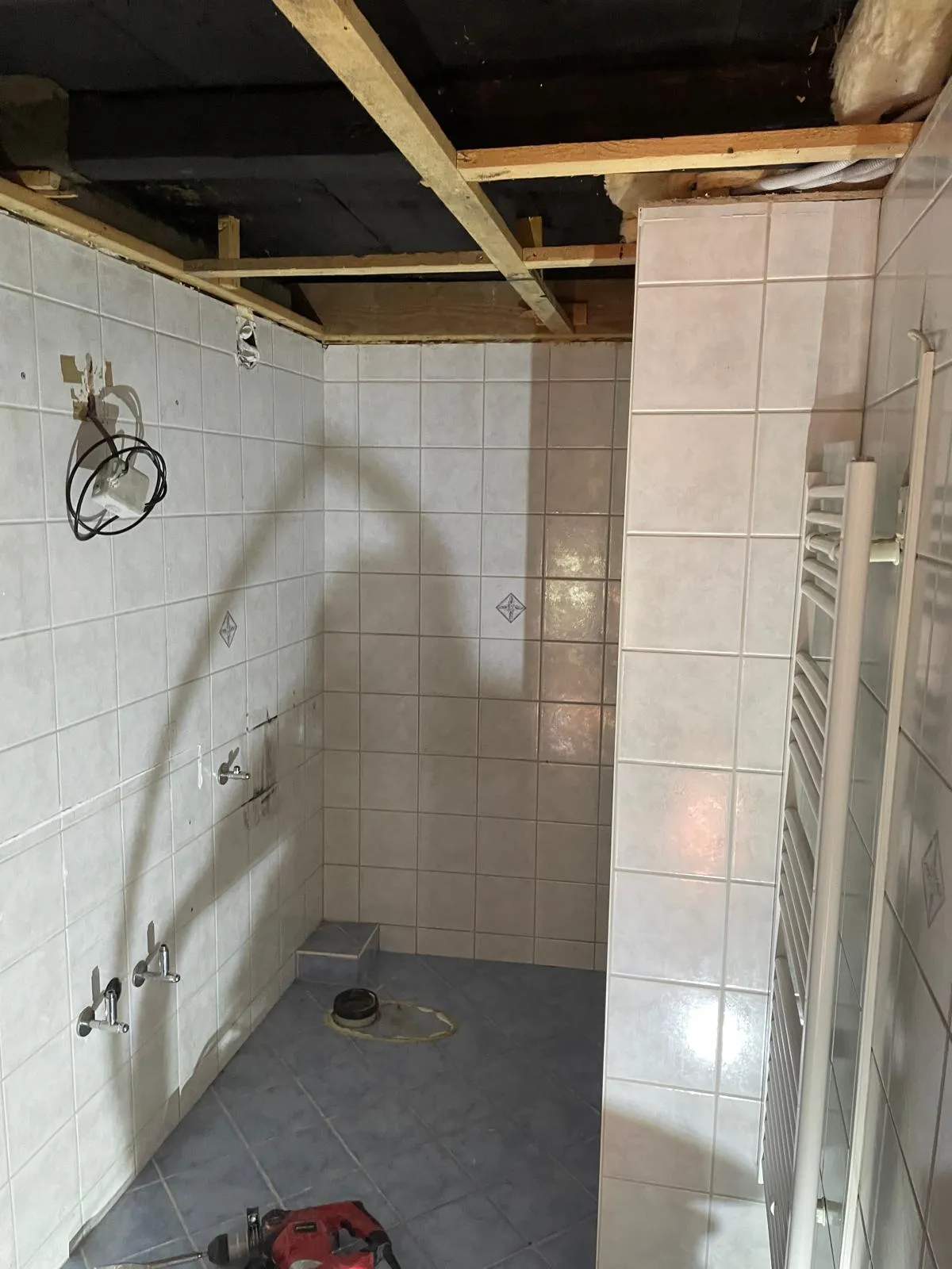 Rénovation complète d'une salle de bain à Salvan, avant travaux