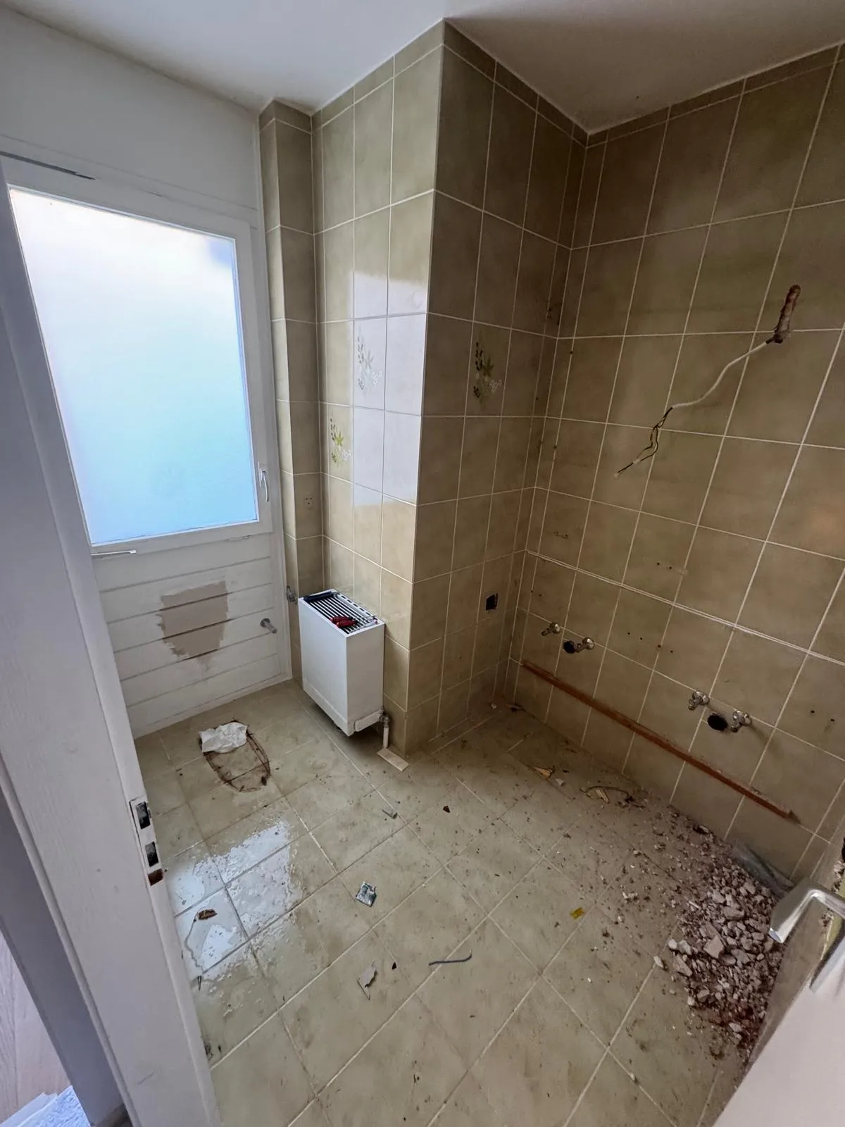 Rénovation complète d'une salle de bain à Pully, avant travaux