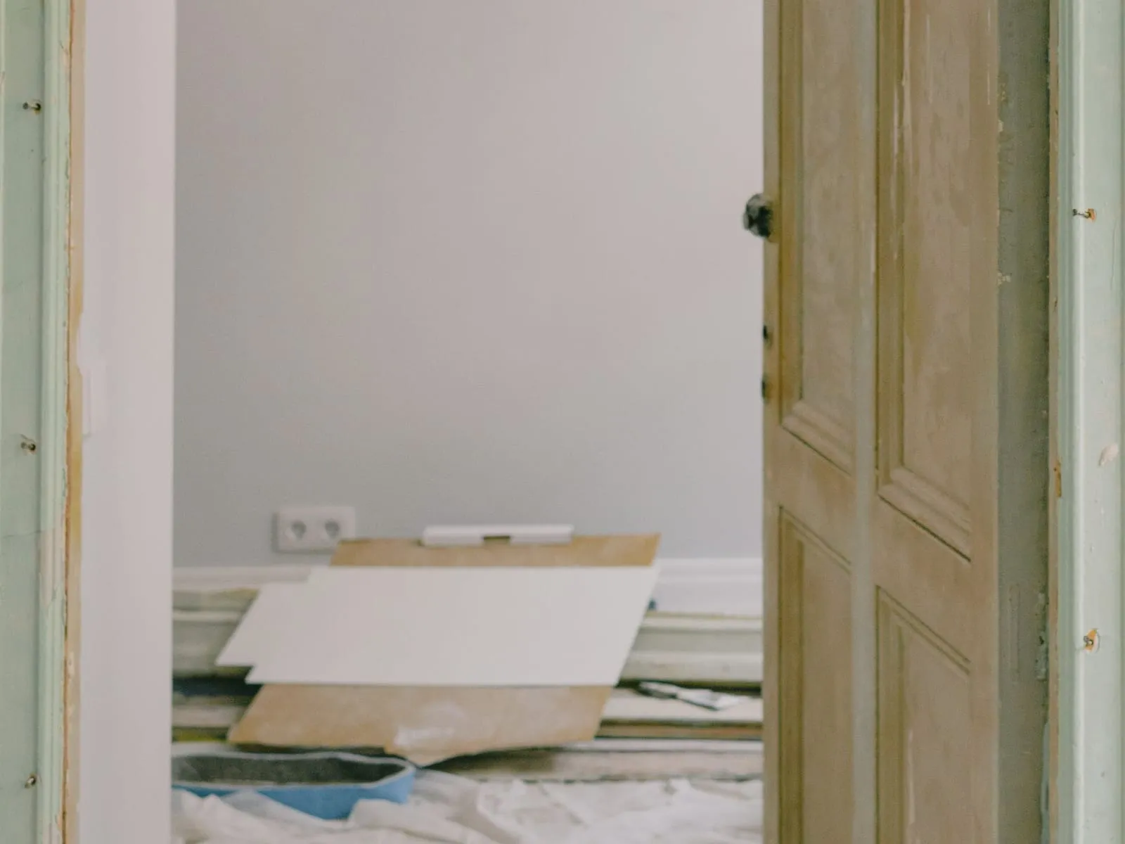 Remise à neuf d'un séjour — Vevey — avant travaux